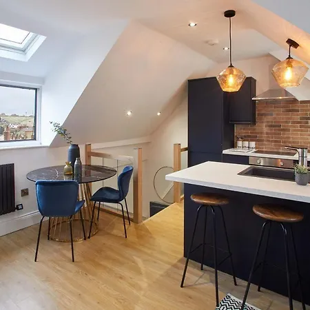 Apartment Host & - Burns Yard *