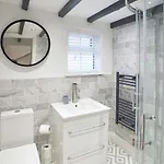 Host & - Burns Yard Appartement Whitby