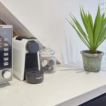 Host & - Burns Yard Appartement